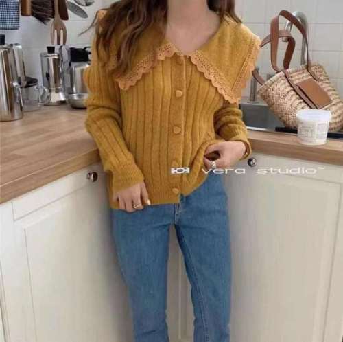 Early autumn pure color doll lapel is thin and age reducing knitted Mohair single breasted blouse for women