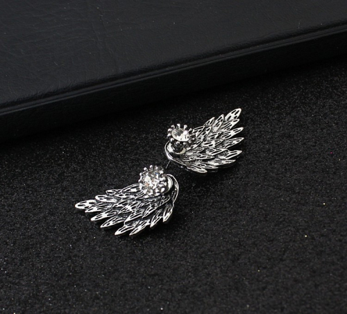 European and American foreign trade retro stereo angel wing ear nail earring feather drilling alloy piercing ear nail