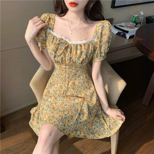 Real photo real price Korean version retro fragmentary flower short Cuihua small fresh small bubble sleeve Pleated Dress female