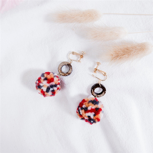 Fashion lady personality leopard print hair ball earrings temperament autumn and winter street pat ins girl wind harbor earless hole