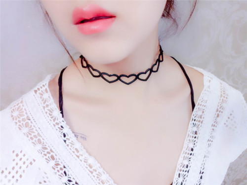 New Japanese and Korean simple black hollow love necklace fashion street pat short necklace Necklace ornament Necklace Necklace