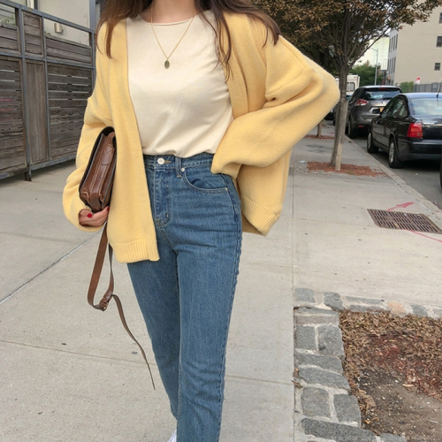 Early autumn of 2019, the new Korean version is very immortal, lazy, loose sweater jacket, girl student's yellow knitted cardigan tide
