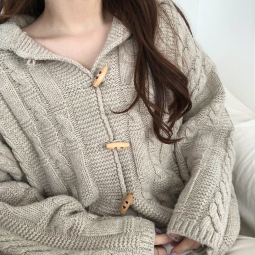 Real price new turndown collar, horn button knitted twisted wool can be put on sweater jacket