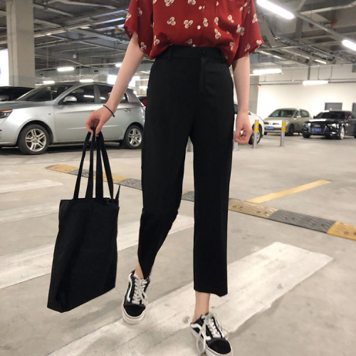 The real price of the fabric is no less than 33 yuan for the elastic fabric of the relaxed waist and nine-minute trousers.