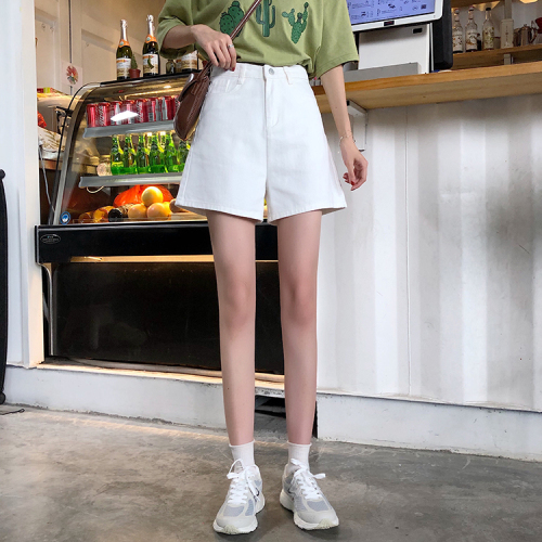 Real-price classic black-and-white jeans shorts and broad-legged pants