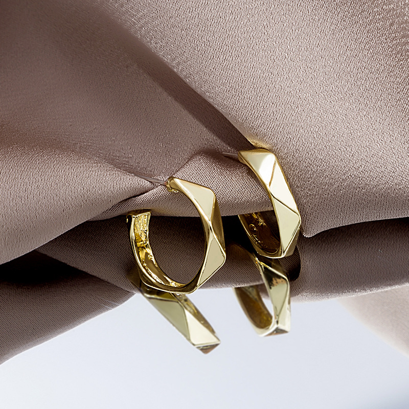 Real shooting geometric fashion Hong Kong Style Earrings female simple geometric Earrings cold wind angular Earrings