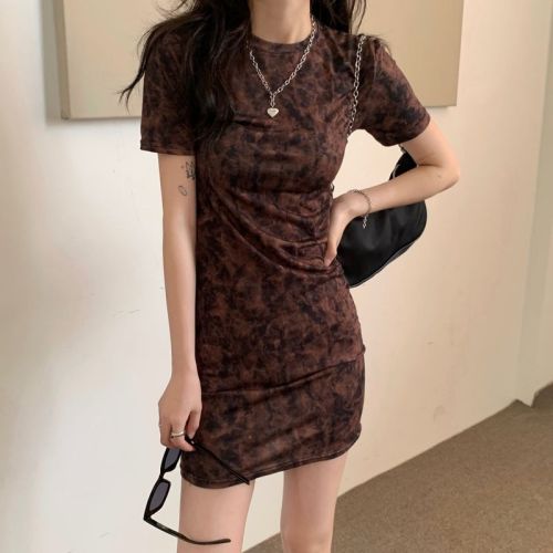 Real shot and real price halo dye tight short sleeve dress with hip binding