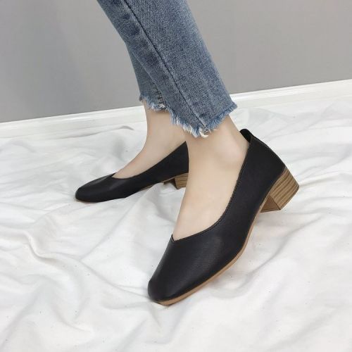 Women's thick heel single shoes women's new fall 2020 Korean version women's middle heel square head short mouth versatile retro granny shoes children