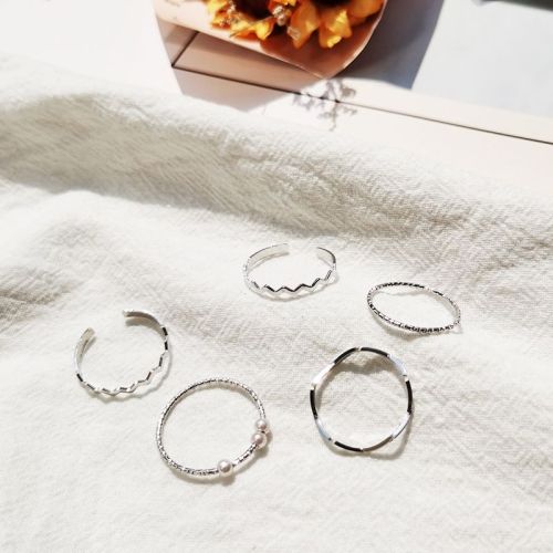 Net red new ring girl student simple personality girl friend index finger ring adjustable lovers love shape wave end ring