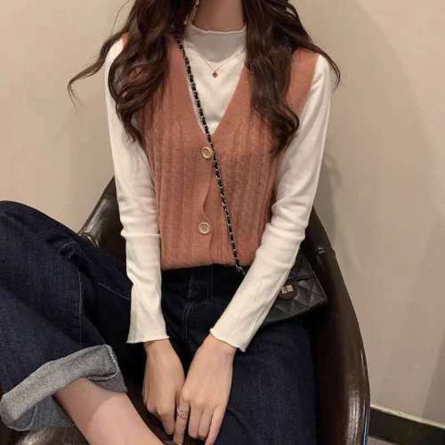 Autumn and winter Korean 2021 new loose and simple V-neck wearing vest bottomed sleeveless waistcoat women's fashion