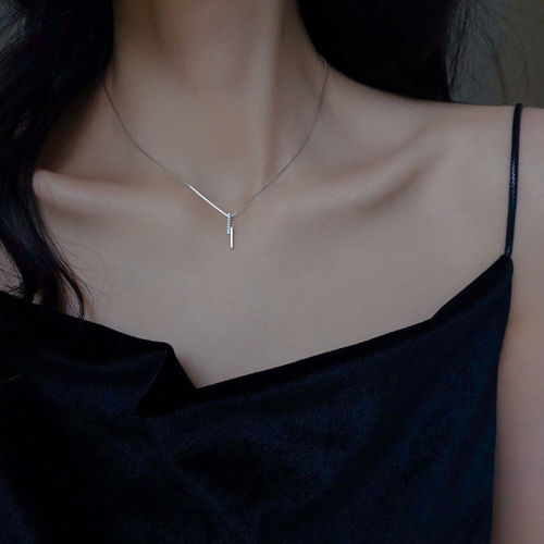 Micro inlaid zircon geometric crescent necklace for women Korean version simple fashion student clavicle chain girlfriends Valentine's birthday gift