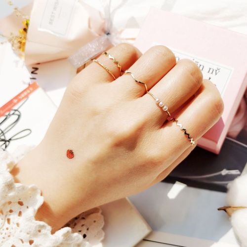 Net red new ring girl student simple personality girl friend index finger ring adjustable lovers love shape wave end ring