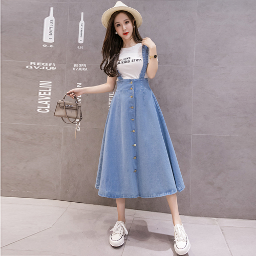 The new spring and summer denim A-line skirt with back belt skirt