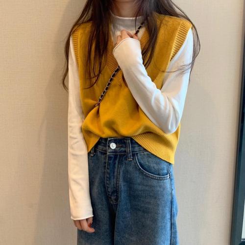 V-neck knitted vest for women spring and autumn 2020 new fashion Korean version loose short sleeveless shoulder vest
