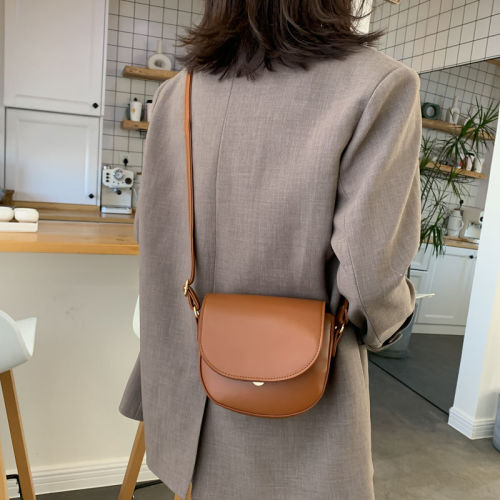 New texture small bag women's bag 2019 new fashion cross saddle bag women's Retro versatile ins shoulder bag