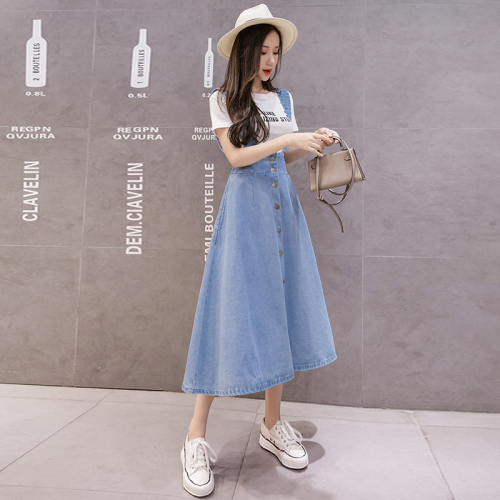 The new spring and summer denim A-line skirt with back belt skirt
