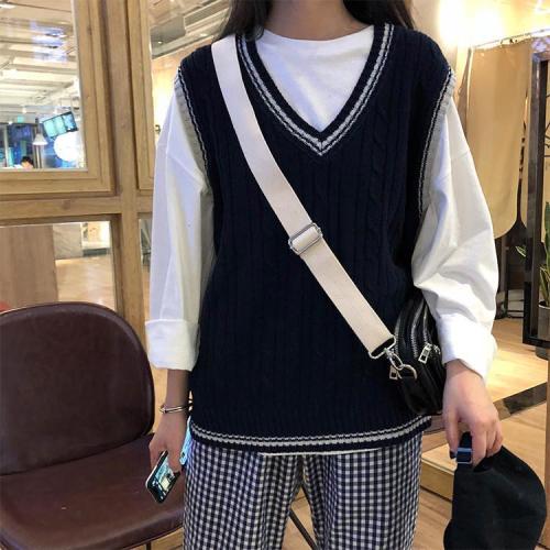 Autumn and winter new Korean twist V-Neck Sweater Vest female students versatile college style knitted vest loose top