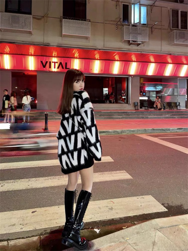 2021 female Gao Liang wearing a gentle wind college lazy wind sweater