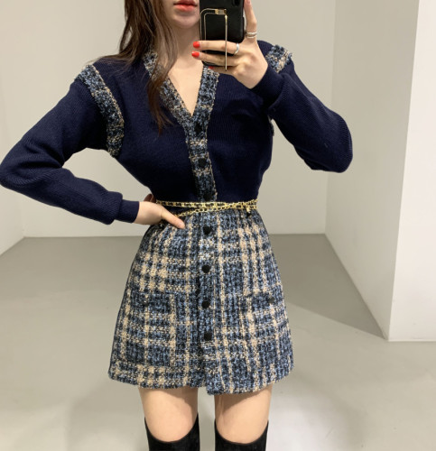 Real shooting small fragrance knitted A-line dress, women's waist closed, thin woolen contrast skirt with belt