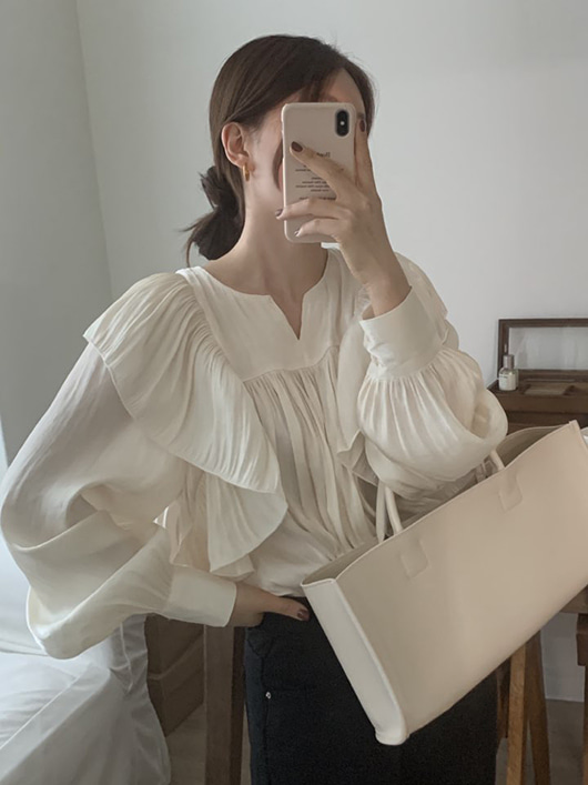 Korean chic design sense of minority temperament Ruffle pleated shirt women's spring new super fairy bubble sleeve top