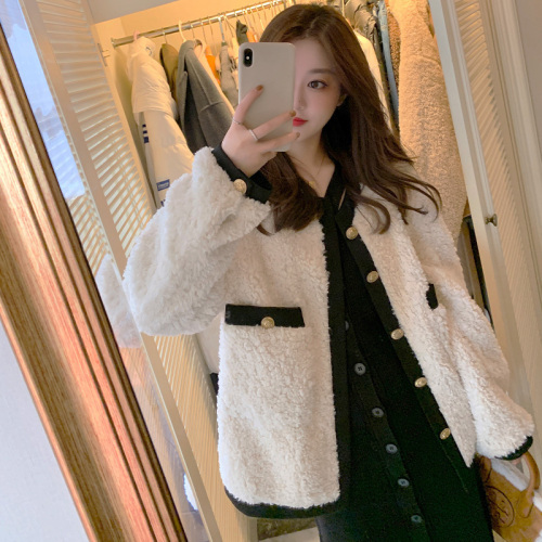 Lamb wool xiaoxiangfeng coat women's autumn and winter  new Korean loose and versatile short coat thickened women's wear