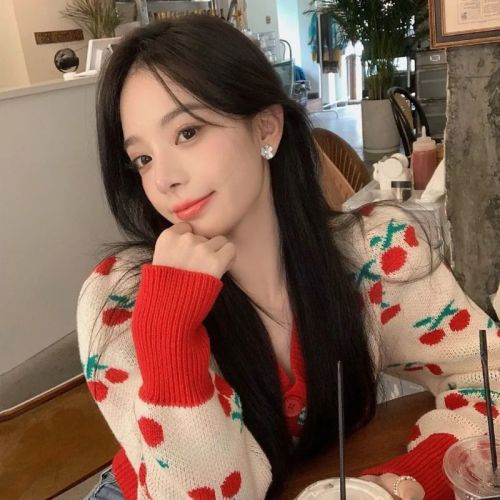 Retro sweet little cherry sweater women's autumn new Korean aging temperament top