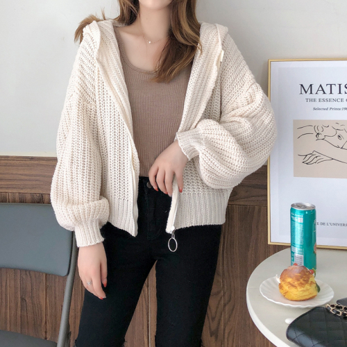 Real shooting sweater women wear cardigan in autumn and winter, thickened short foreign style, small man with hat, small knitted women's coat