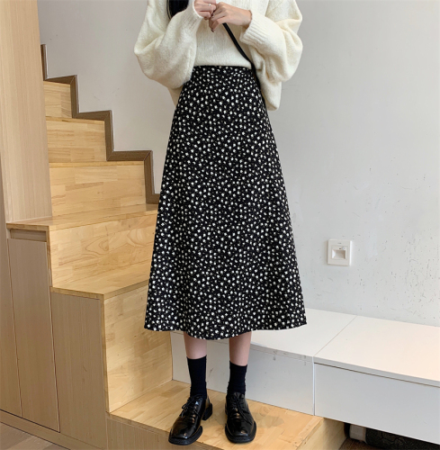 Actual shooting of small broken flowers in autumn and winter, thickened and frosted, 2021 new half skirt, women's high waist A-shaped skirt