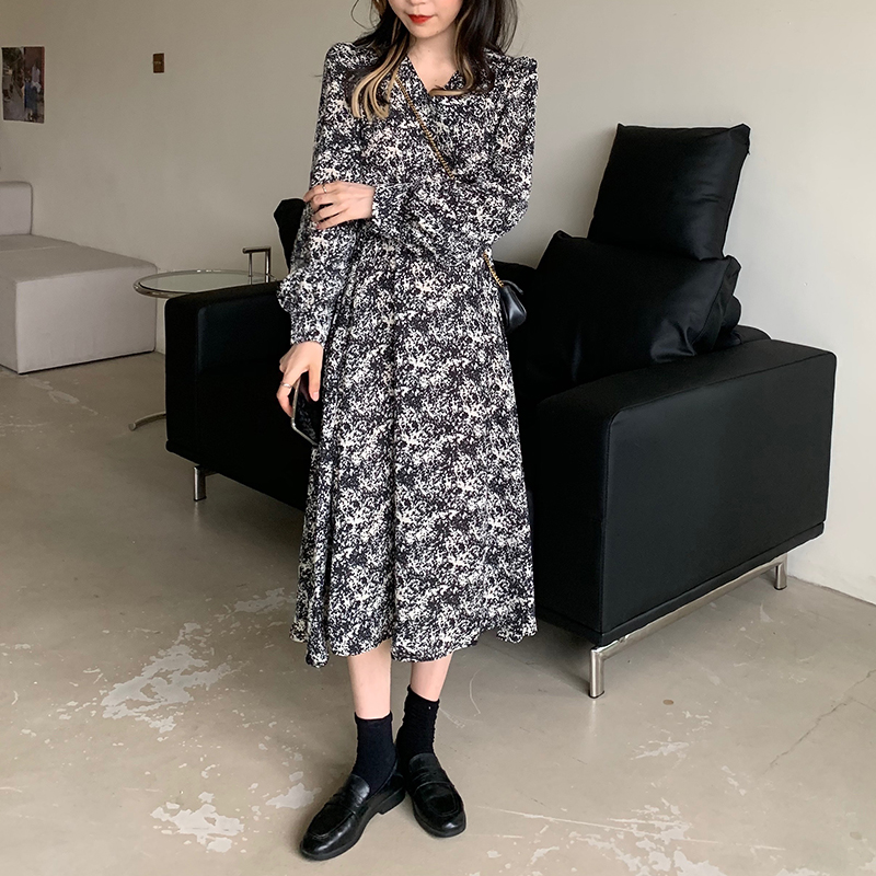 Real price ~ high-end Chiffon marble V-neck new waist slim literary retro Printed Dress