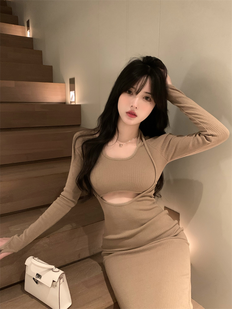 Real price Khaki knitted dress with hollow neck and pure desire for tight buttocks and fishtail skirt hot girl