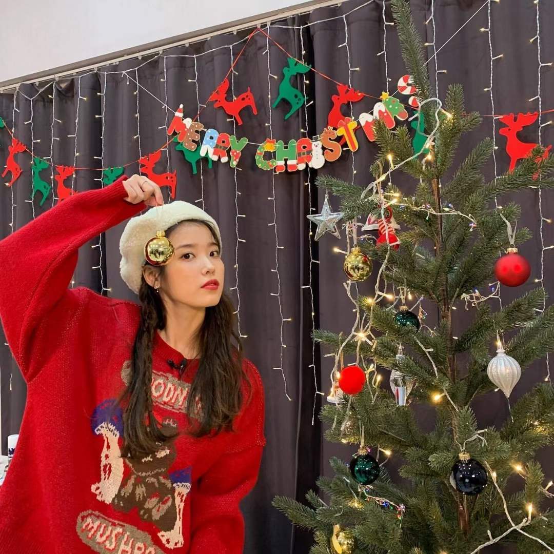 Red christmas new year Pullover for women in autumn and winter 2020