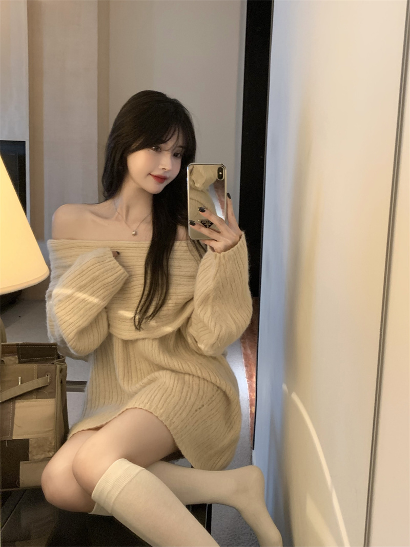 Real price one line collar off shoulder long sleeve Pullover Top wide loose apricot sweater large sweater female