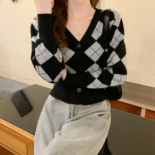 Spring and autumn lazy new women's sweater 2022 Korean version early autumn Lingge college style cardigan jacket