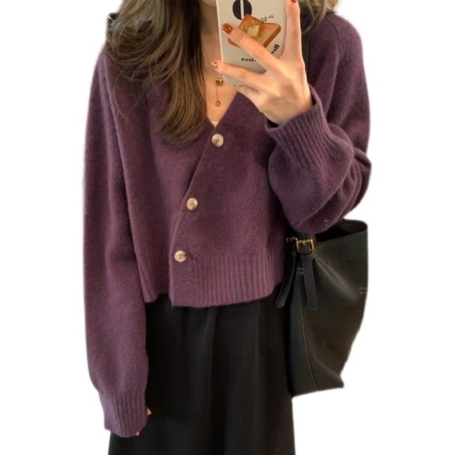 Design sense niche oblique button sweater women's autumn new gentle lazy wind loose short retro cardigan coat