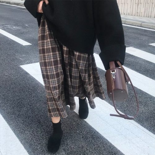 Autumn and winter 2021 brown plaid skirt for women