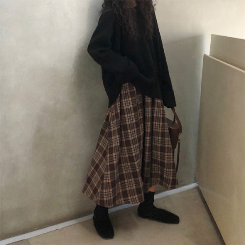 Autumn and winter 2021 brown plaid skirt for women