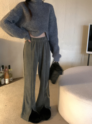 Real price and real shooting high neck knitted short sweater with irregular hem and broken back edge + micro La slit pants