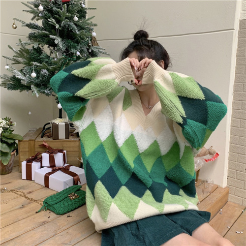 Lazy wind Lingge sweater 2021 winter new gradient design sense aging thickened coat Knitted Top Women
