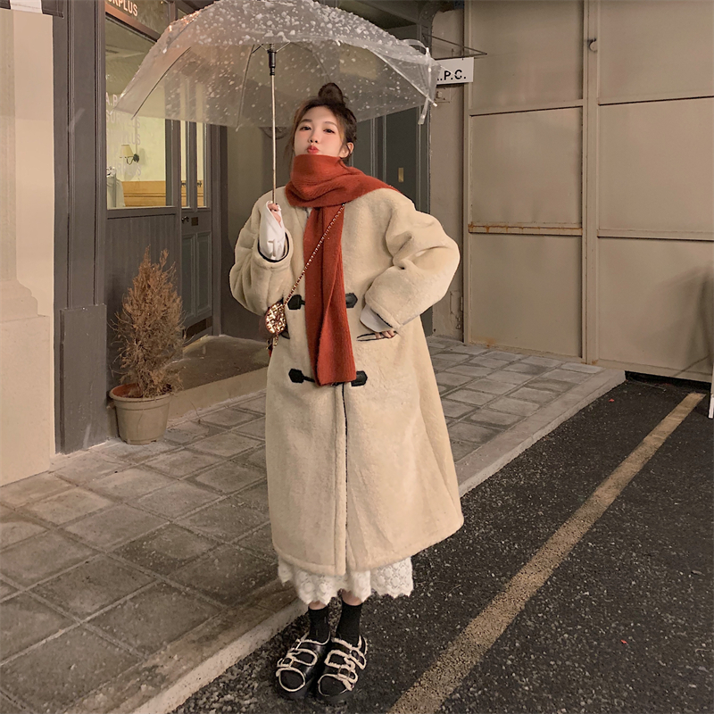 Real shooting and real price to protect life and resist the wind! Design sense metal buckle loose long fur one-piece cashmere fur coat
