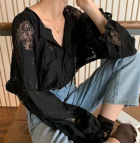 Fashion Top Women's fashion and foreign style early spring 2021 new style temperament versatile large lace carved lanterns