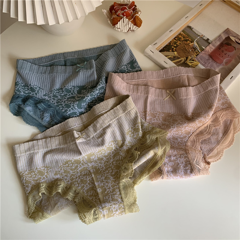 Real price Korean girls' medium high waist lace edge Japanese cotton medium waist women's triangle underwear