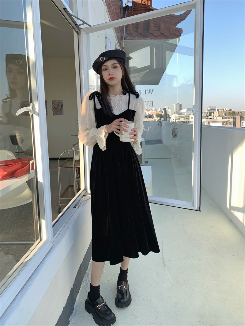 Real price velvet long sleeve dress women's new autumn design feeling high waist fake two pieces of medium and long skirts