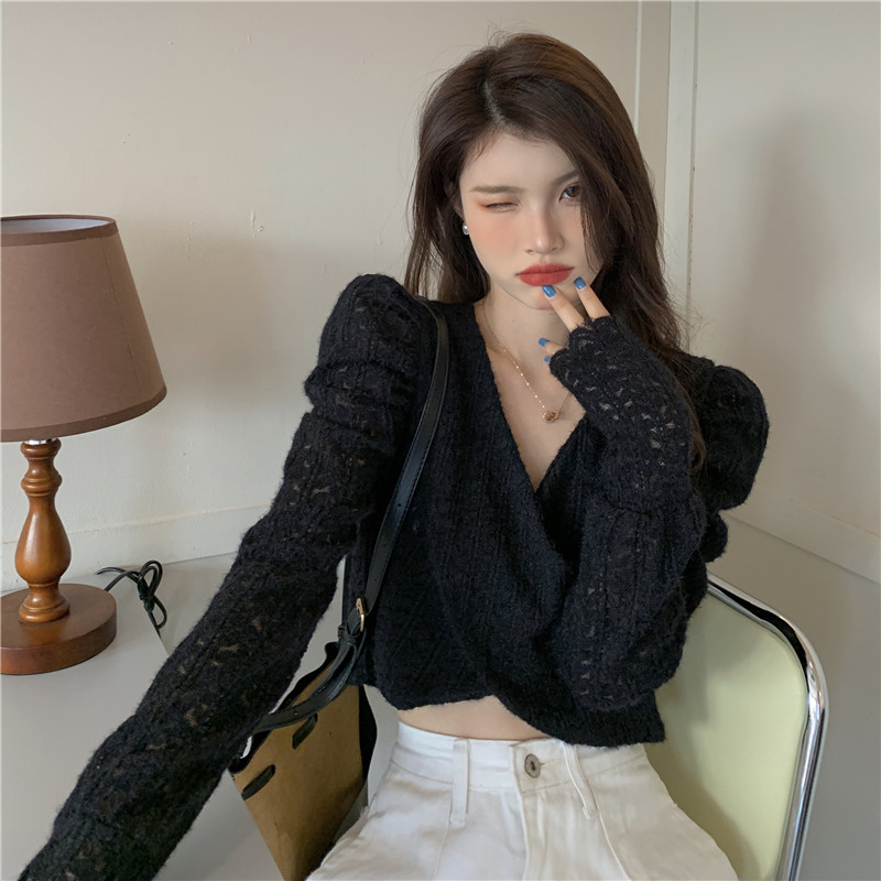 Real price French V-neck shirt in autumn and winter with thickened matte lace backing temperament cross short long sleeve top