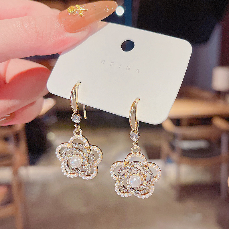 Real shooting of Korean version of new fashion flower pearl diamond inlaid Pendant Earrings women's net red Earrings