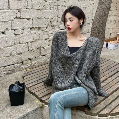 Real price V-neck cross lazy knitted sweater