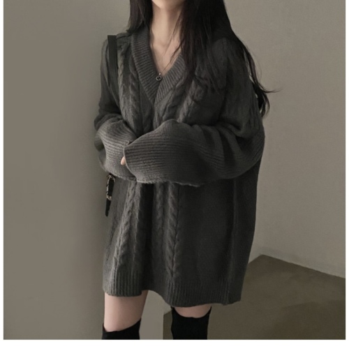 Real price Korean autumn and winter twist collar medium length sweater lower body missing outer seam edge early spring knitted skirt