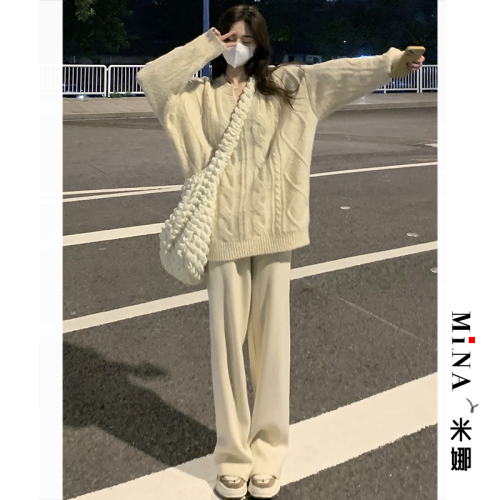 Autumn and winter retro lazy wind twist sweater women's new 2021 fashion foreign style design sense niche suit