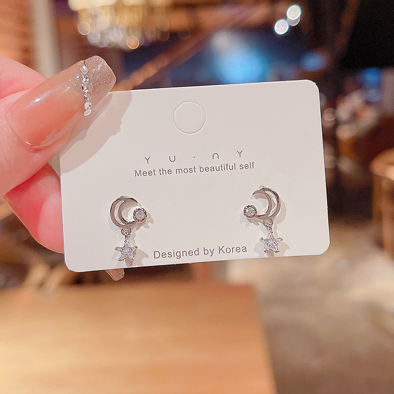 Real shot silver needle Japan South Korea wind asymmetric Star Moon Earrings Zircon Pendant Earrings Earrings