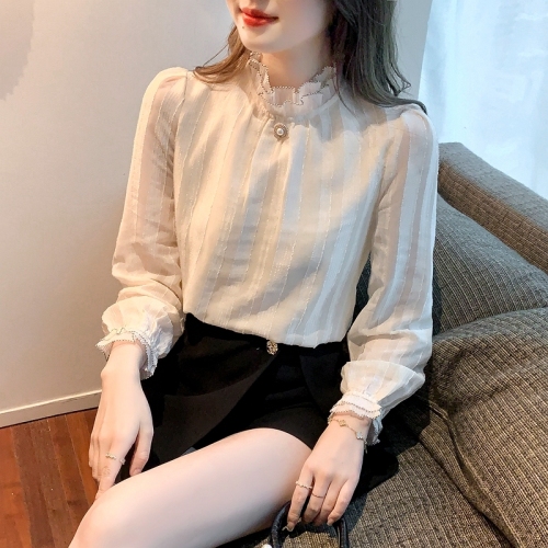 Lace bottomed shirt women's dress 2022 new fashion spring foreign style inner top European chiffon shirt