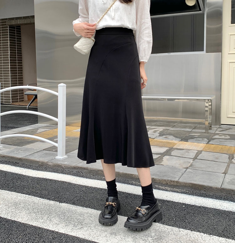 Real shooting real price ~ 2022 new Korean version, thin temperament, black medium and long fishtail skirt, Hip Wrap Skirt, women's skirt